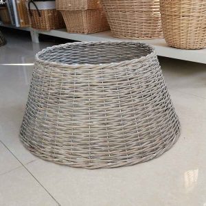 half willow Christmas tree skirt